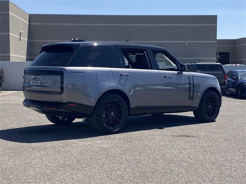 New 2025 Land Rover Range Rover Long Wheelbase SE image 18