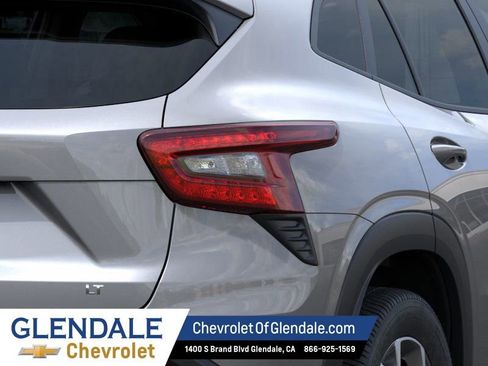 New 2026 Chevrolet Trax LT w/ Driver Confidence Package image 11