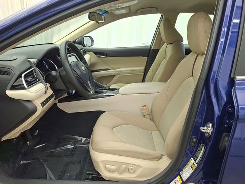 Certified 2018 Toyota Camry LE FWD image 11