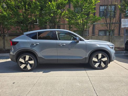 Used 2023 Volvo C40 P8 Recharge Plus w/ Climate Package AWD/4WD image 7