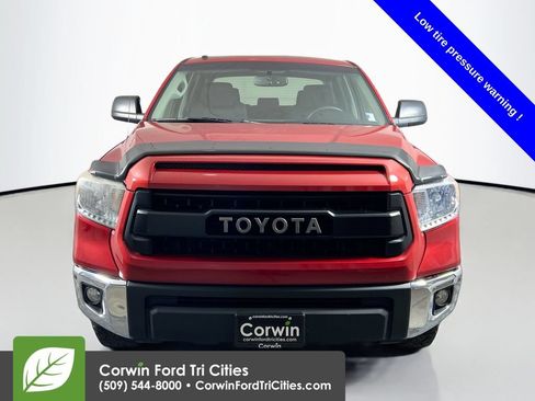 Used 2017 Toyota Tundra SR5 AWD/4WD image 4