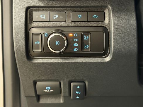 Used 2024 Ford F350 Platinum w/ FX4 Off-Road Package AWD/4WD image 17