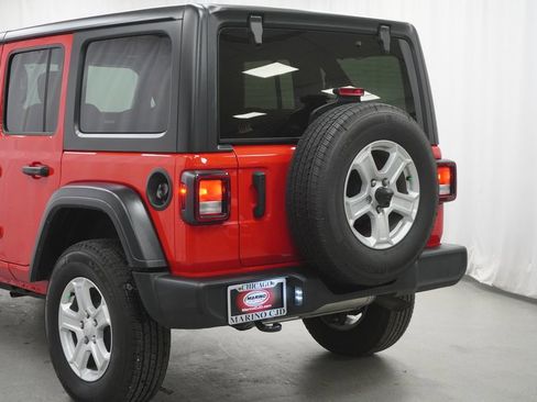 Used 2022 Jeep Wrangler Unlimited Sport image 12
