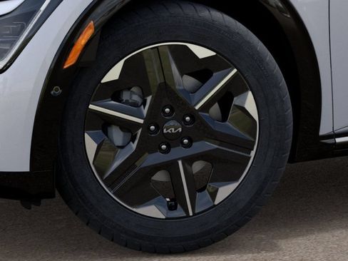 New 2026 Kia EV6 Wind RWD image 9