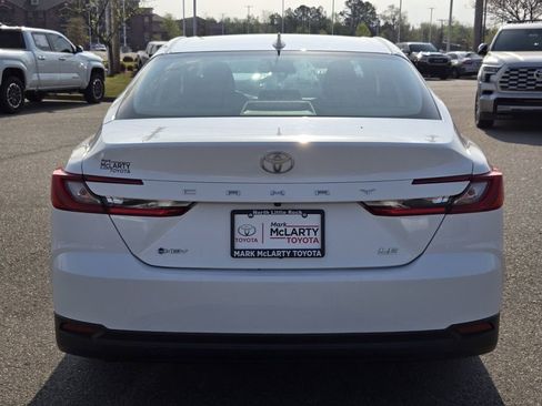 Used 2025 Toyota Camry LE FWD image 4