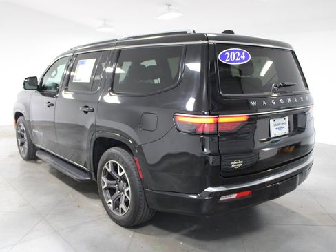 Used 2024 Jeep Wagoneer Series III AWD/4WD image 7