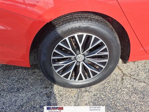 Used 2019 Volkswagen Jetta R-Line image 5