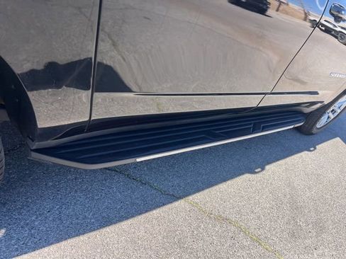 Used 2024 Chevrolet Suburban LT image 11