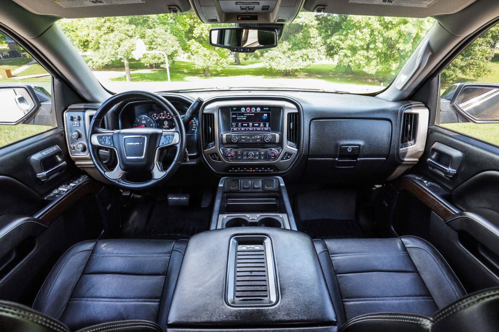 Used 2018 GMC Sierra 1500 Denali w/ Denali Ultimate Package AWD/4WD image 2