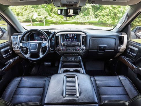 Used 2018 GMC Sierra 1500 Denali w/ Denali Ultimate Package AWD/4WD image 2