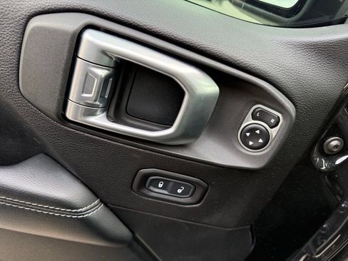 Used 2020 Jeep Wrangler Unlimited Sahara image 11