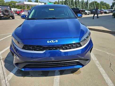 Used 2023 Kia Forte LXS w/ LXS Technology Package FWD image 7