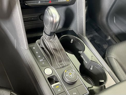 Used 2022 Volkswagen Atlas SEL R-Line image 17