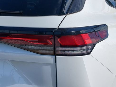 New 2026 Volkswagen Tiguan SE R-Line FWD image 8