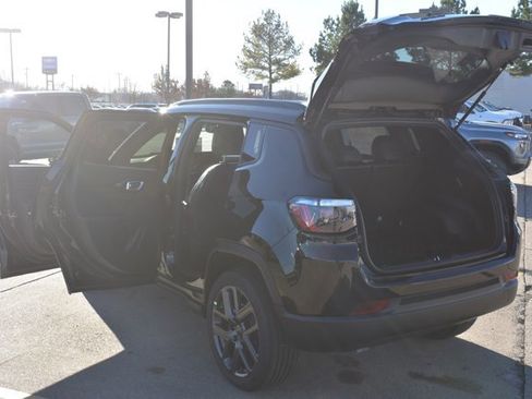 New 2026 Jeep Compass Latitude image 15