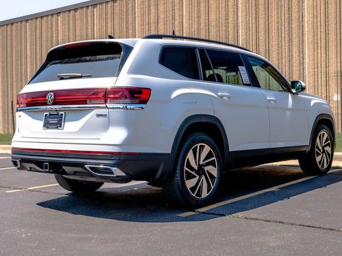Used 2024 Volkswagen Atlas SE AWD/4WD image 9