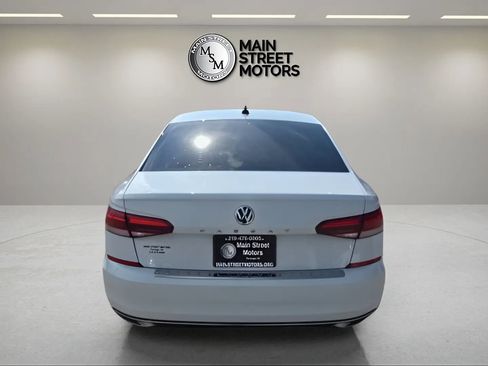 Used 2021 Volkswagen Passat 2.0T SE FWD image 4