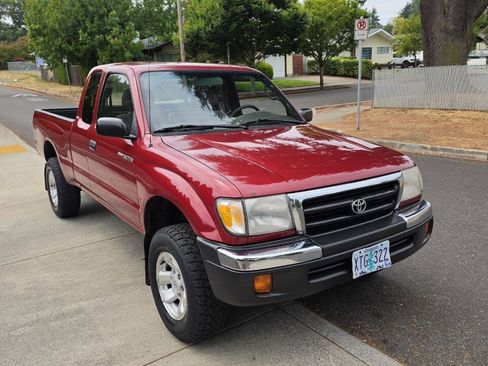 Used 1998 Toyota Tacoma 4x4 Xtracab w/ Convenience Pkg image 3
