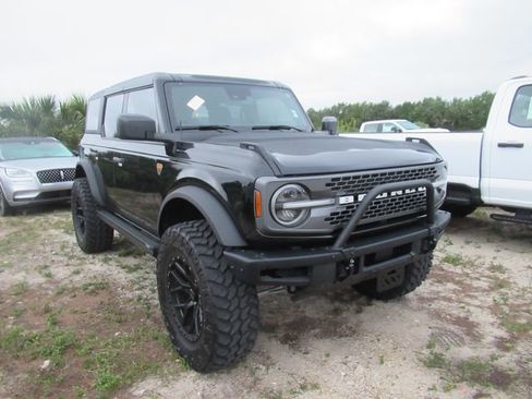 Used 2024 Ford Bronco Badlands image 1