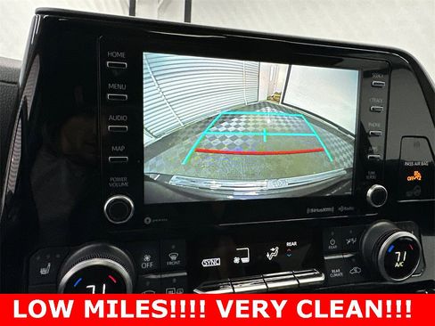 Used 2021 Toyota Highlander XLE image 32