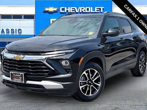 Used 2024 Chevrolet TrailBlazer LT AWD/4WD image 2