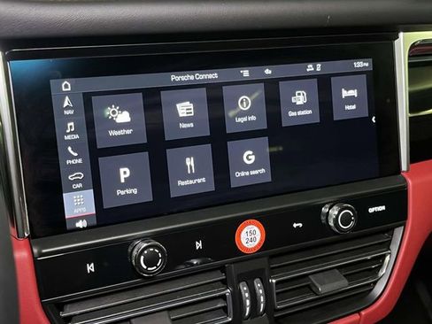 Certified 2025 Porsche Macan image 29