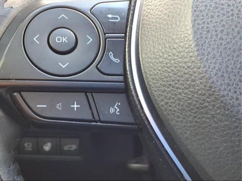 Used 2019 Toyota RAV4 Limited image 28