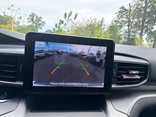 Used 2021 Ford Explorer XLT w/ Equipment Group 202A AWD/4WD image 13