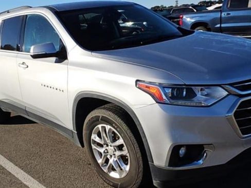 Used 2020 Chevrolet Traverse LT image 13