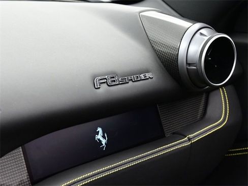 Used 2022 Ferrari F8 Tributo image 10