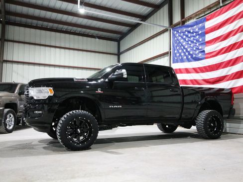 Used 2022 RAM 2500 Laramie AWD/4WD image 4