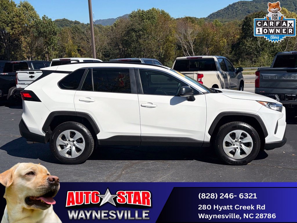 Used 2019 Toyota RAV4 LE FWD image 3