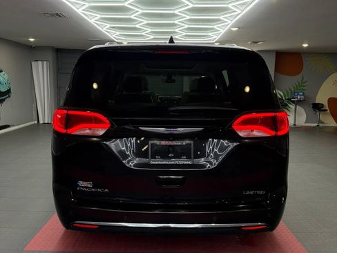 Used 2020 Chrysler Pacifica Limited FWD image 5