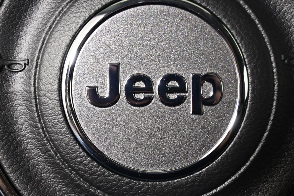 Used 2018 Jeep Compass Latitude w/ Popular Equipment Group AWD/4WD image 36