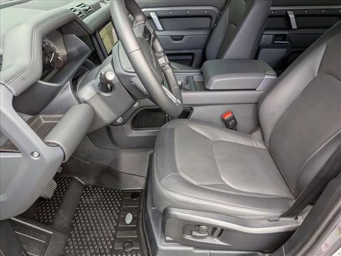 Certified 2023 Land Rover Defender 110 X-Dynamic SE image 17