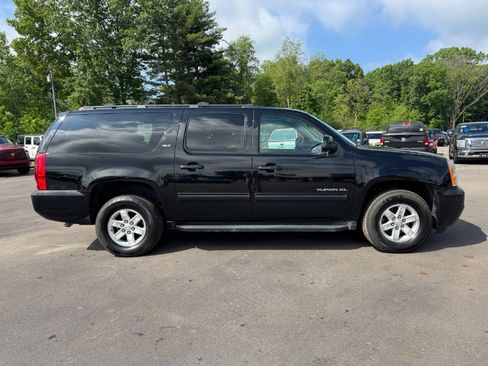 Used 2013 GMC Yukon XL SLT w/ SLT-2 Equipment Package AWD/4WD image 6