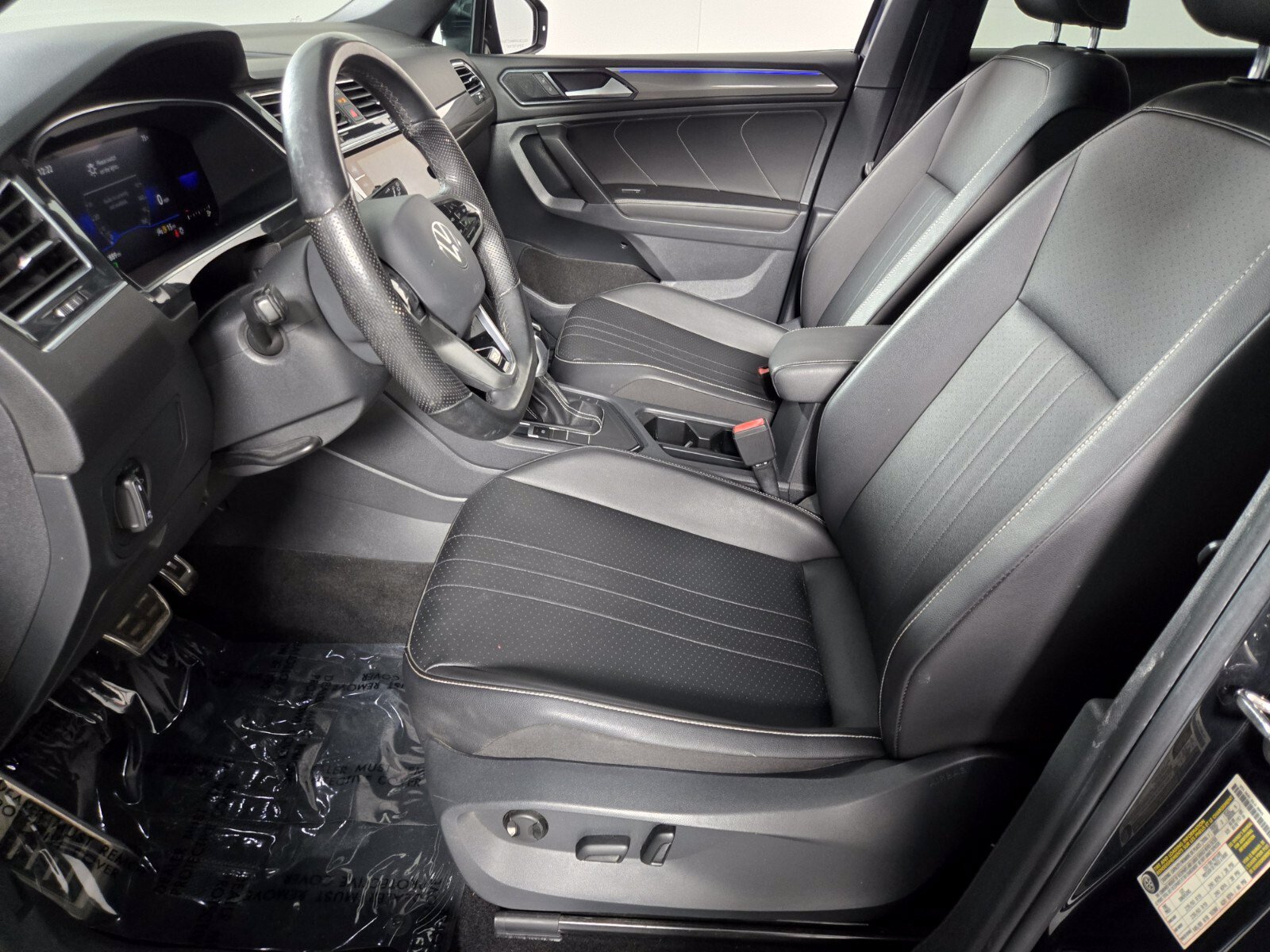 Used 2022 Volkswagen Tiguan SE R-Line FWD image 11