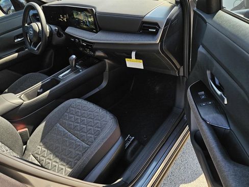 New 2026 Nissan Kicks SV image 5