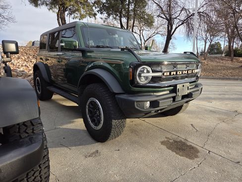 Used 2023 Ford Bronco Outer Banks w/ Sasquatch Package image 3