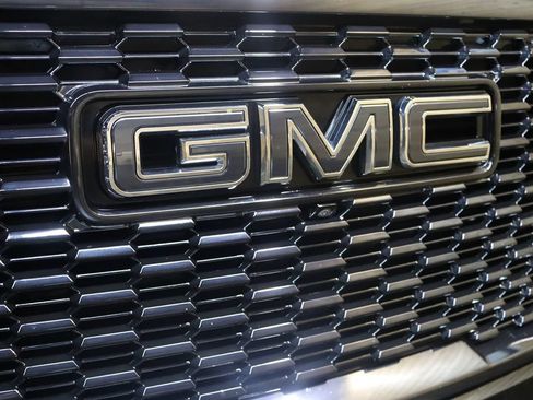 Used 2023 GMC Yukon Denali Ultimate AWD/4WD image 16