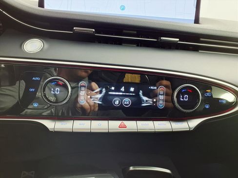 Certified 2025 Genesis GV70 3.5T Sport image 20