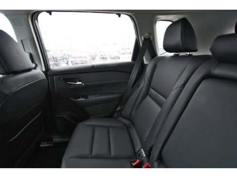 Used 2025 Nissan Rogue SV w/ SV Premium Package FWD image 14