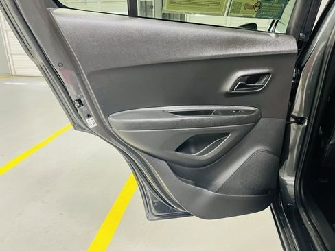 Used 2020 Chevrolet Trax Premier image 27