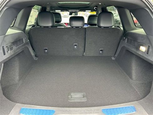 New 2025 Lincoln Nautilus Premier w/ Equipment Group 102A image 12