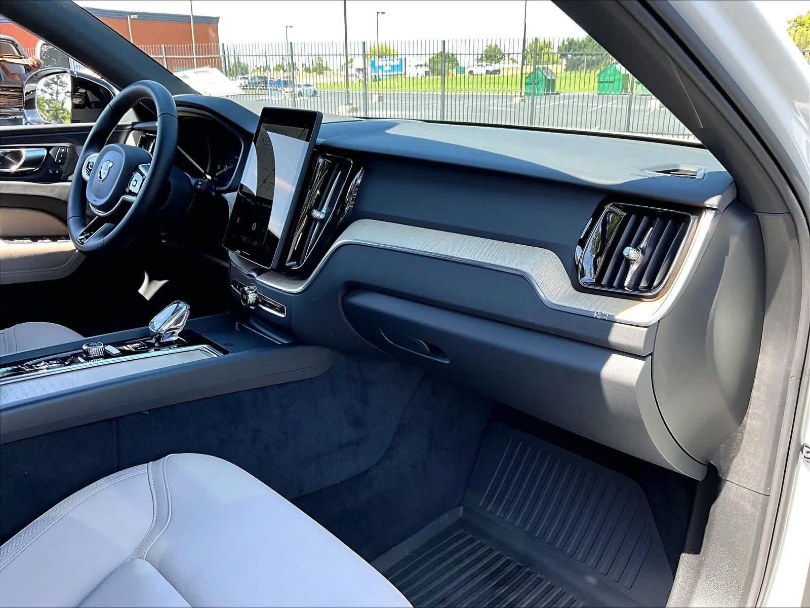 Used 2026 Volvo XC60 T8 Plus w/ Protection Package Premier AWD/4WD image 19