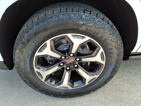 Used 2025 GMC Yukon AT4 Ultimate image 8