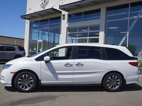 Used 2023 Honda Odyssey EX-L image 3