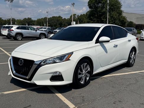Used 2020 Nissan Altima 2.5 S FWD image 8