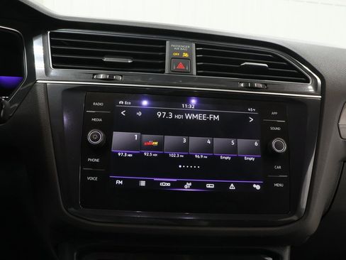 Used 2022 Volkswagen Tiguan SE R-Line image 14