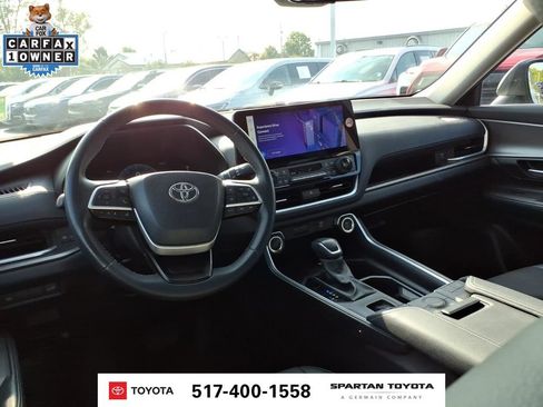 Used 2025 Toyota Grand Highlander AWD image 13